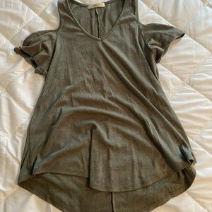 Off the shoulder tee